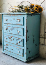 Load image into Gallery viewer, Adorable Vintage Wood Hamper