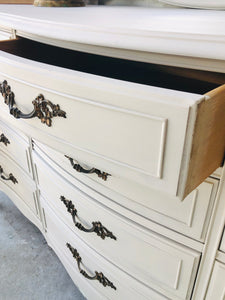 Classy Vintage French Provincial Bedroom Set (3pc)