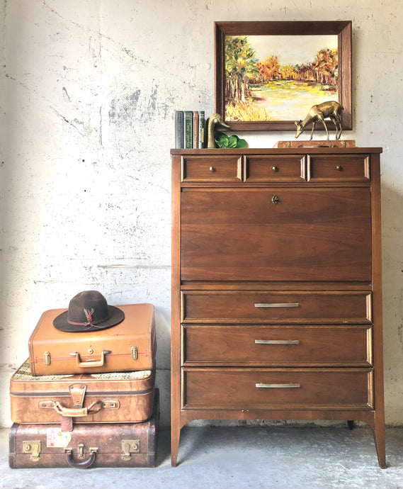 Beautiful Vintage MCM Bassett Chest of Drawers w/Secretary Desk