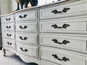 Classy Vintage French Provincial Bedroom Set (3pc)