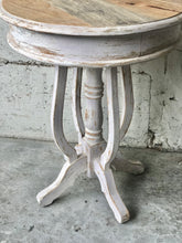 Load image into Gallery viewer, Cute Farmhouse Round Accent Table