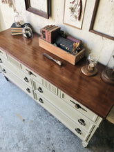 Load image into Gallery viewer, Vintage Dixie Heritage Bedroom Set (3pc)