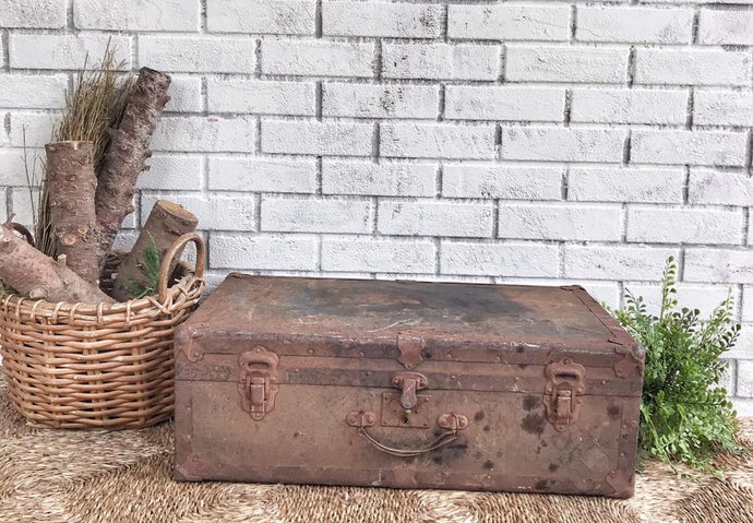 Amazing old rusty trunk