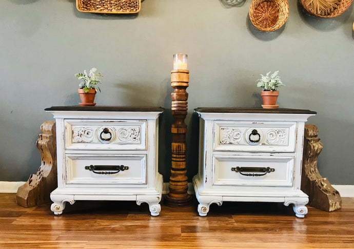 Gorgeous Vintage Nightstand Set (2)