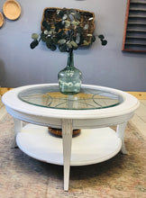 Load image into Gallery viewer, Shabby Chic Round Coffee Table