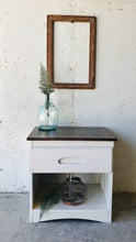 Load image into Gallery viewer, Cute Vintage Single End Table or Nightstand