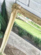 Load image into Gallery viewer, Old Vintage Mirror