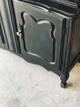 Load image into Gallery viewer, Gorgeous Vintage Open China Cabinet