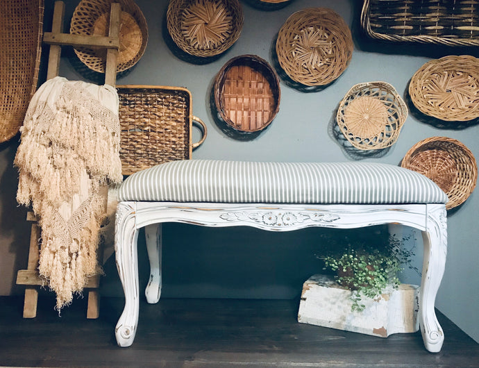 Elegant Farmhouse Upholstered Bench