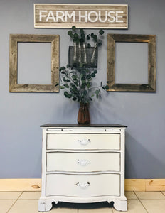 Pretty Single Farmhouse End Table