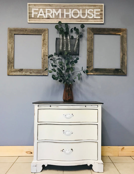 Pretty Single Farmhouse End Table