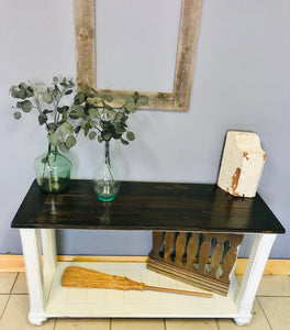 Perfect Farmhouse Entryway or Sofa Table