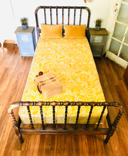 Load image into Gallery viewer, Adorable Vintage Spindle Twin Bed Frame