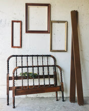 Load image into Gallery viewer, Beautiful Vintage Twin Spindle Bed (Complete)