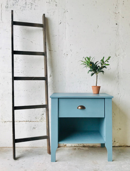 Pretty Modern Single Nightstand