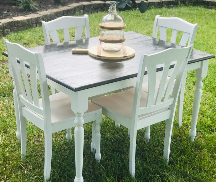 Adorable Small Farmhouse Table and Chairs Set