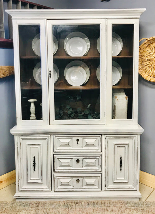 Pretty Vintage China Cabinet