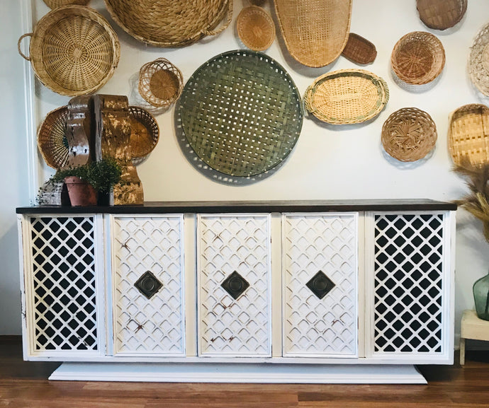 Amazing Vintage Repurposed Stereo Cabinet (TV Stand)