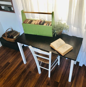 Adorable Farmhouse Kid’s Desk & Chair