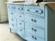 Load image into Gallery viewer, Pretty Vintage French Provincial Dresser