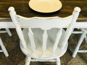 Perfect Rustic Farmhouse Table & Chairs