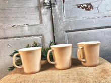 Load image into Gallery viewer, Pyrex 4pc Mug Set
