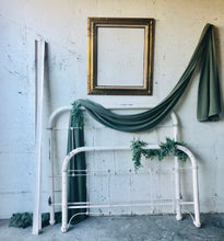 Load image into Gallery viewer, Vintage Chippy Metal Full Size Bed