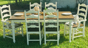 Gorgeous Farmhouse Table & Chairs