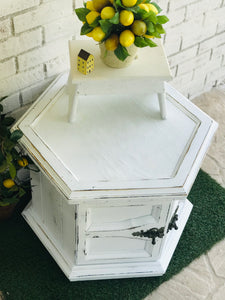 Shabby Chippy Vintage End Table (1)