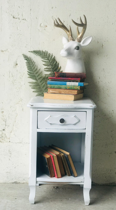 Adorable Vintage French Provincial Single Nightstand