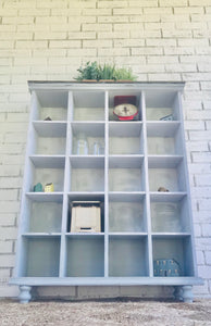 Adorable Farmhouse Cubby Shelf