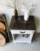 Load image into Gallery viewer, Pretty Single Farmhouse End Table