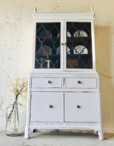 Beautiful Vintage China Cabinet