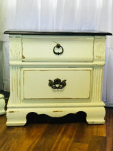 Load image into Gallery viewer, Amazing Solid Wood Vintage Yellow Dresser Set