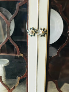 Beautiful Vintage China Cabinet