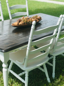 Perfect Farmhouse Table & Chairs