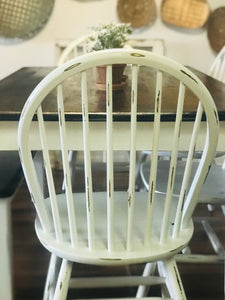 Fresh Farmhouse Table w/Bench & Chairs