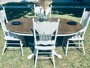 Round Pedestal Table w/4 Chairs