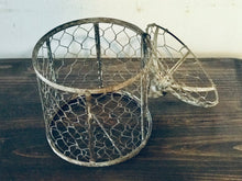 Load image into Gallery viewer, Farmhouse Chicken Wire Decor