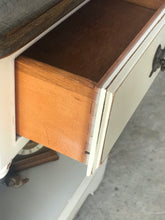 Load image into Gallery viewer, Pretty Single Farmhouse End Table