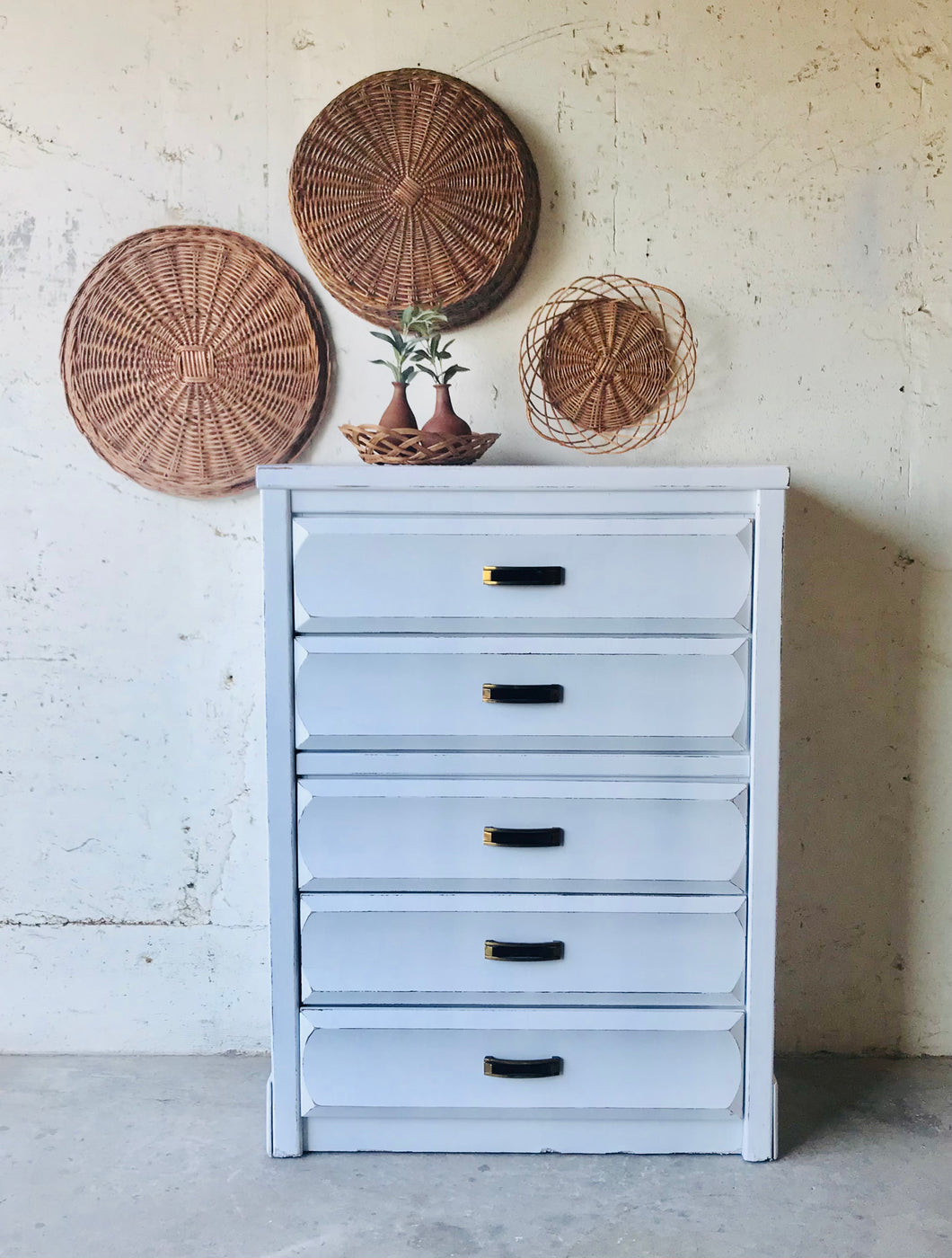 Pretty Farmhouse Chest of Drawers