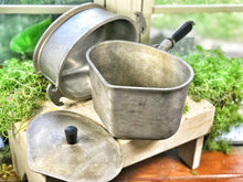 Load image into Gallery viewer, Vintage metal pot 3pc