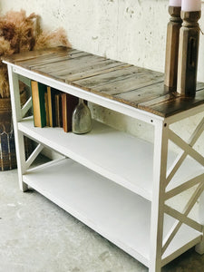 Pretty Farmhouse Entryway Table