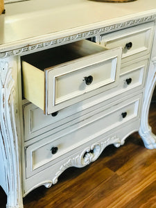 Gorgeous Clawfoot Chest of Drawers w/Mirror