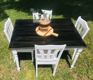 Adorable Small Farmhouse Table and Chairs Set