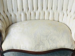 Chic Vintage Victorian Tufted Settee