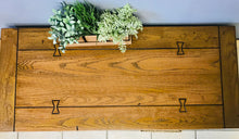 Load image into Gallery viewer, Rustic Farmhouse Coffee Table