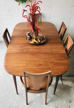 Load image into Gallery viewer, Stunning Broyhill Brasilia MCM Dining Table &amp; Chairs