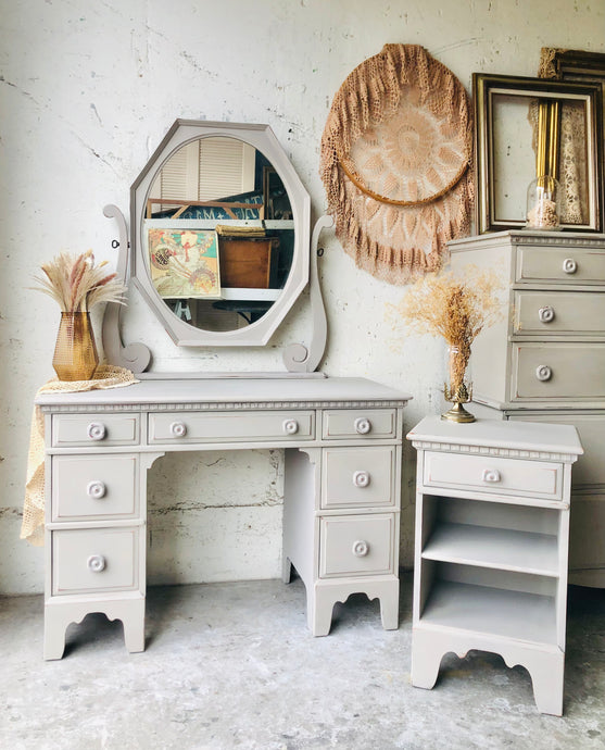 Vintage Bedroom Set (3pc)