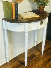 Load image into Gallery viewer, Beautiful Classic Entryway Table